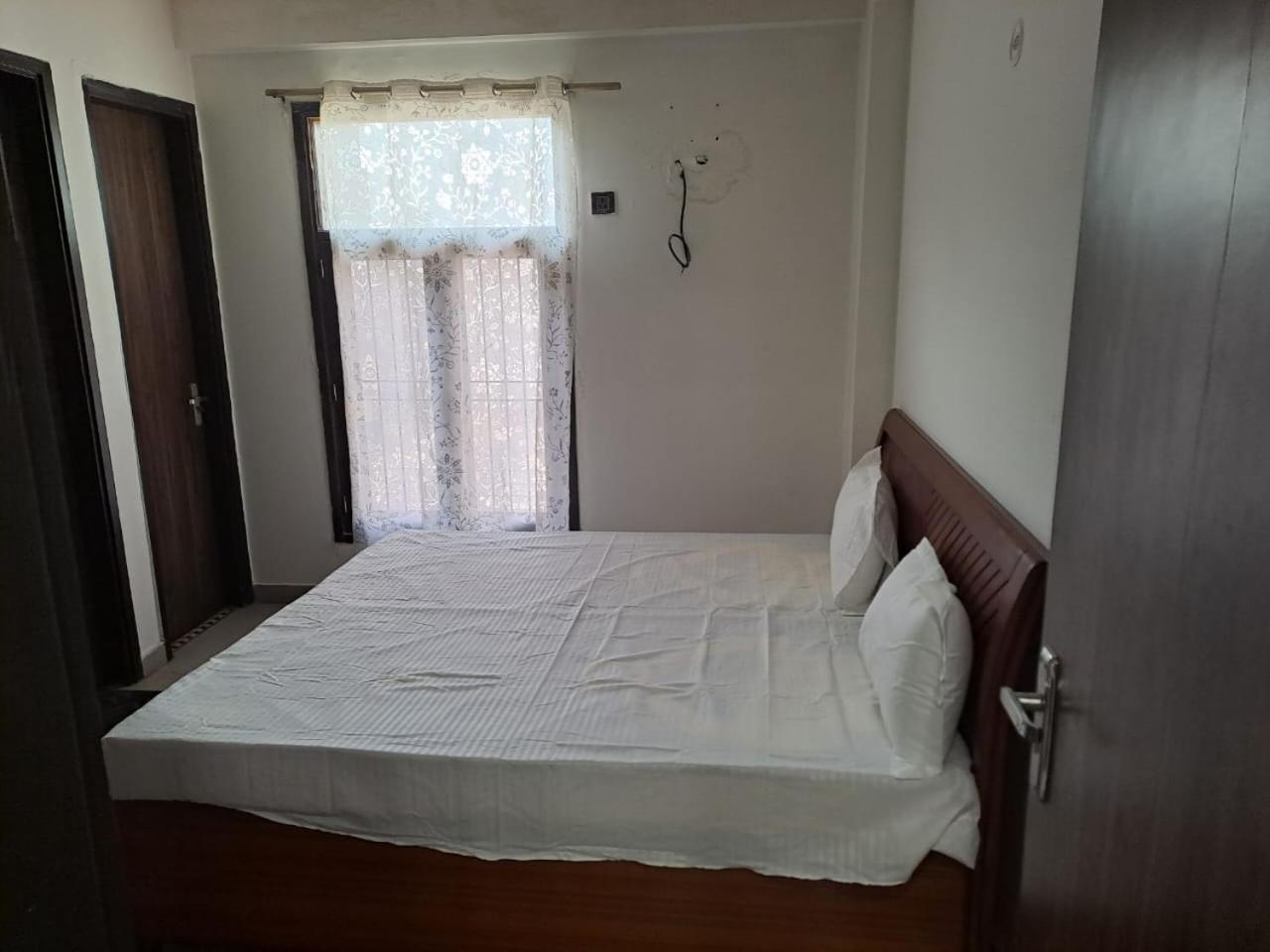 Short Apartment