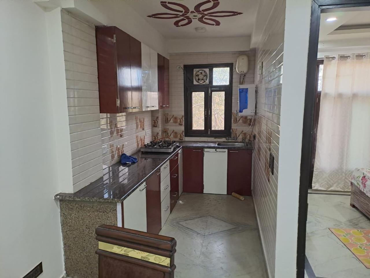 Apartment Short New Delhi
