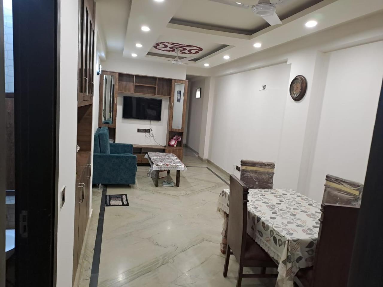 Short New Delhi
